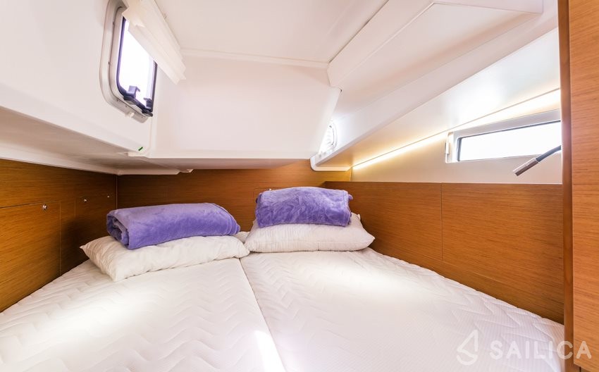 Sun Odyssey 490 - Yacht Charter Sailica