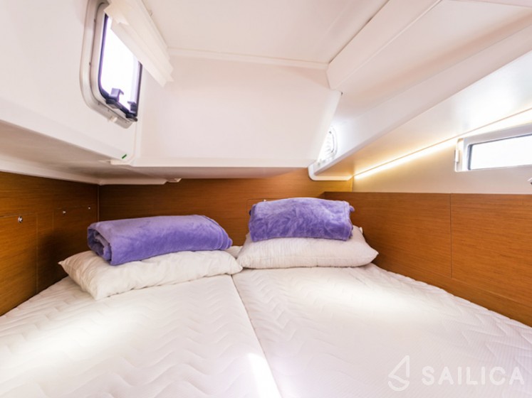 Sun Odyssey 490 - Yacht Charter Sailica