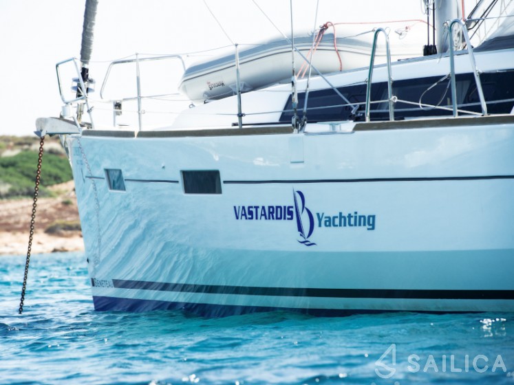 Oceanis 41 - Yacht Charter Sailica