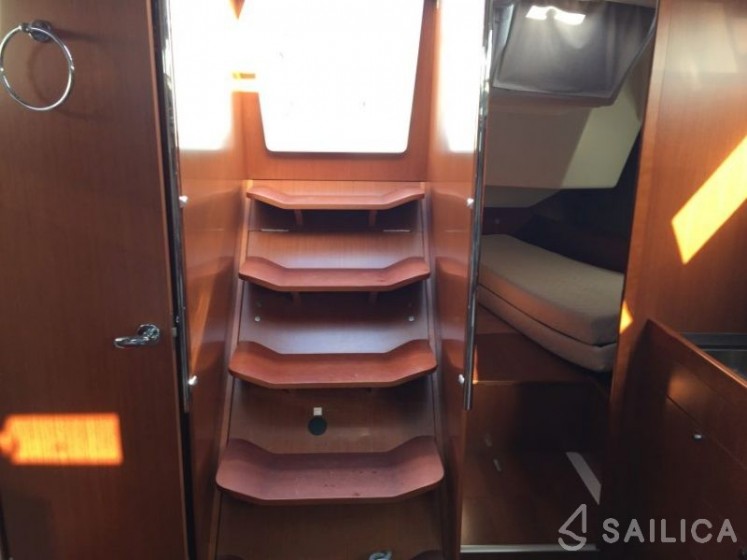 Oceanis 41 - Yacht Charter Sailica
