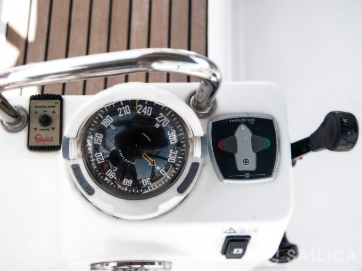 Oceanis 41 - Yacht Charter Sailica