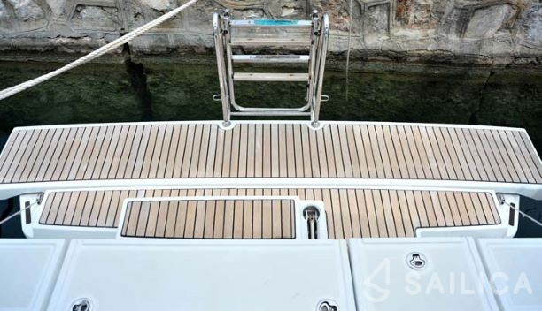 Oceanis 41 - Yacht Charter Sailica