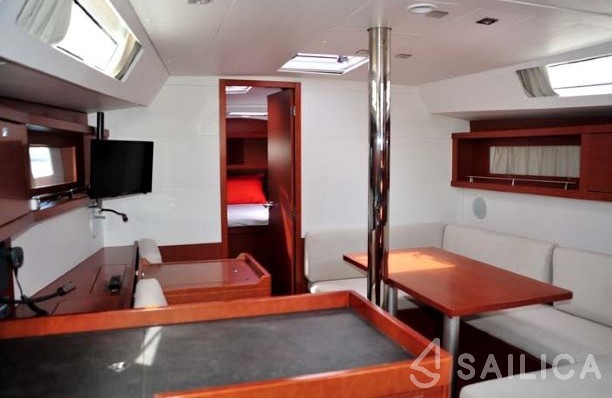 Oceanis 41 - Yacht Charter Sailica