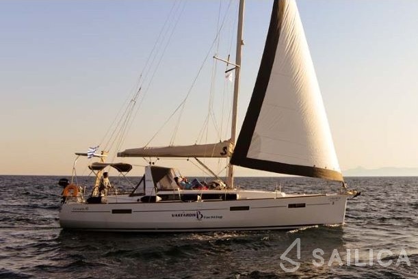 Oceanis 41 - Yacht Charter Sailica