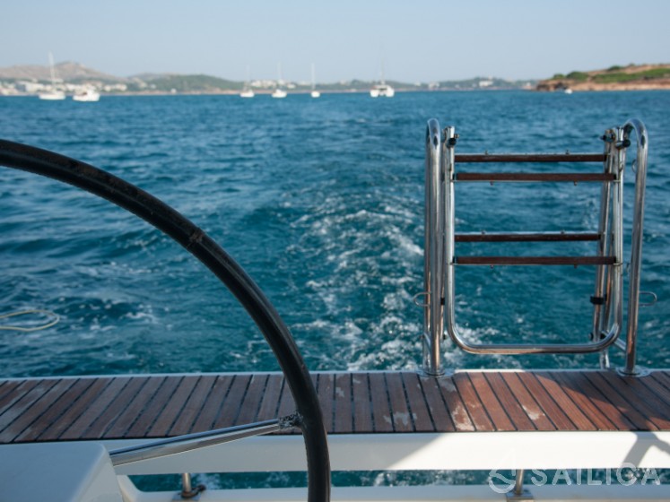 Oceanis 41 - Yacht Charter Sailica