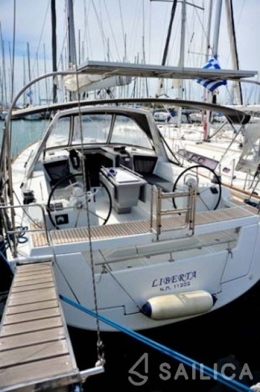 Oceanis 41 - Yacht Charter Sailica