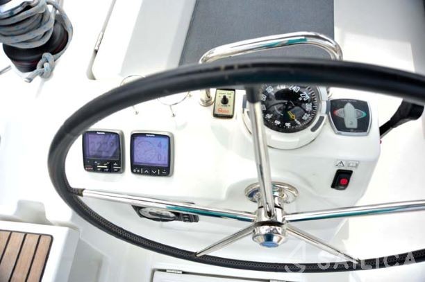 Oceanis 41 - Yacht Charter Sailica