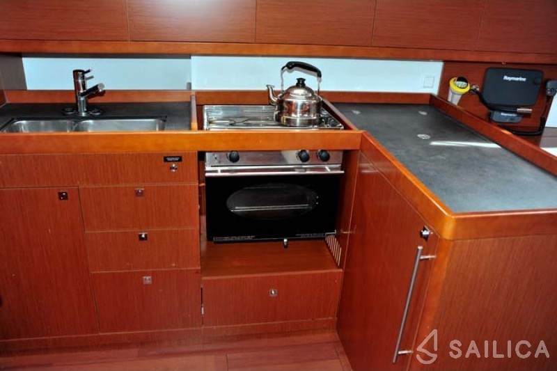 Oceanis 41 - Yacht Charter Sailica