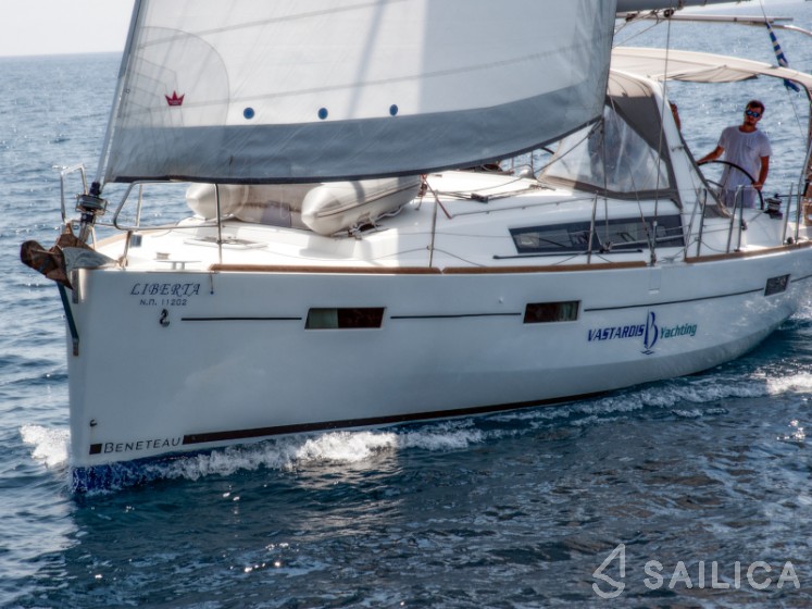 Oceanis 41 - Yacht Charter Sailica