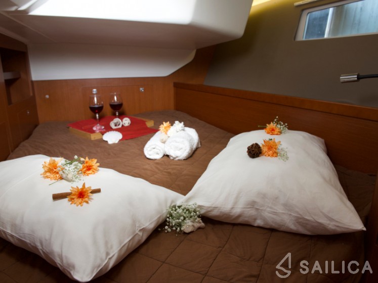 Oceanis 41 - Yacht Charter Sailica
