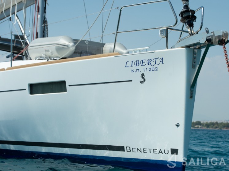 Oceanis 41 - Yacht Charter Sailica