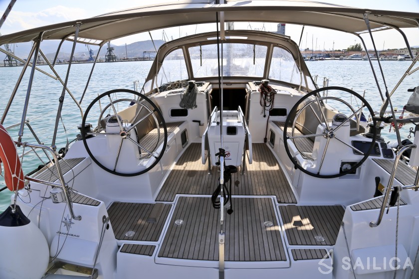 Sun Odyssey 509 - Yacht Charter Sailica