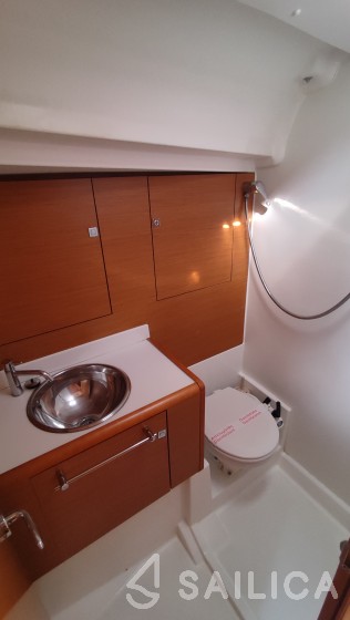 Sun Odyssey 439 - Yacht Charter Sailica