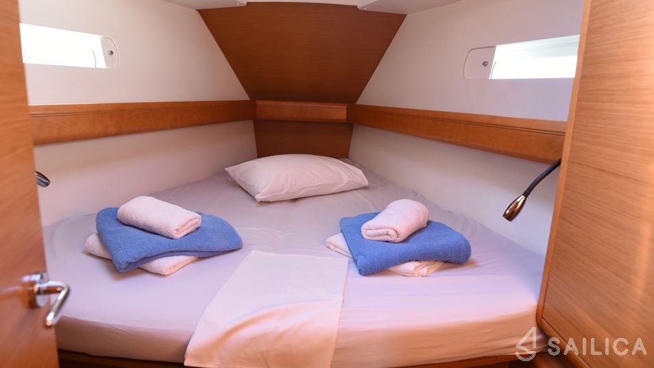 Sun Odyssey 439 - Yacht Charter Sailica