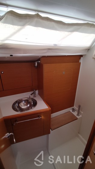Sun Odyssey 439 - Yacht Charter Sailica