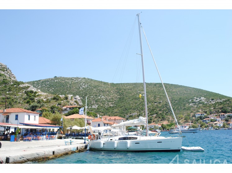 Oceanis 40 - Yacht Charter Sailica