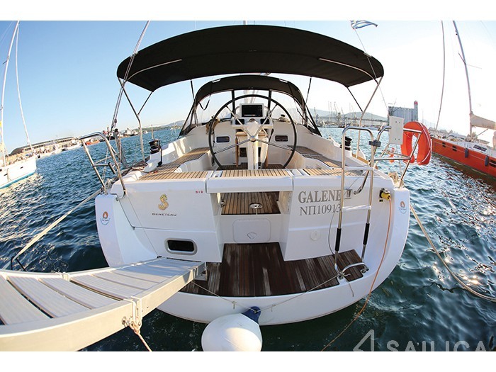 Oceanis 37 - Yacht Charter Sailica