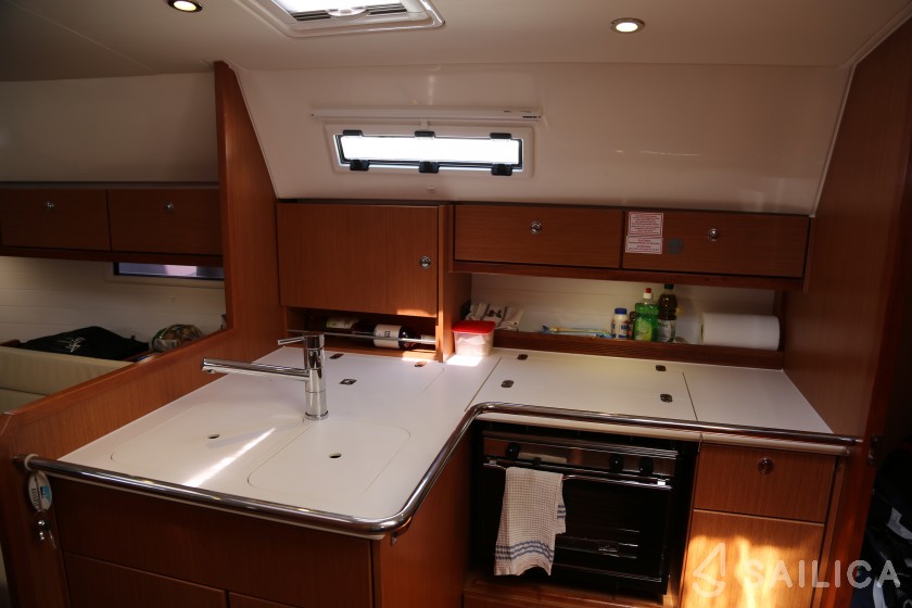 Bavaria 36 Cruiser - Yacht Charter Sailica