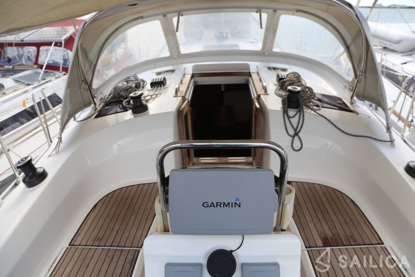 Bavaria 36 Cruiser - Yacht Charter Sailica
