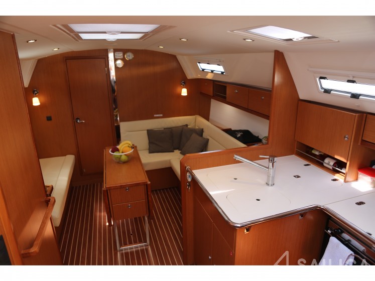 Bavaria 36 Cruiser - Yacht Charter Sailica