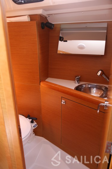 Sun Odyssey 349 - Yacht Charter Sailica
