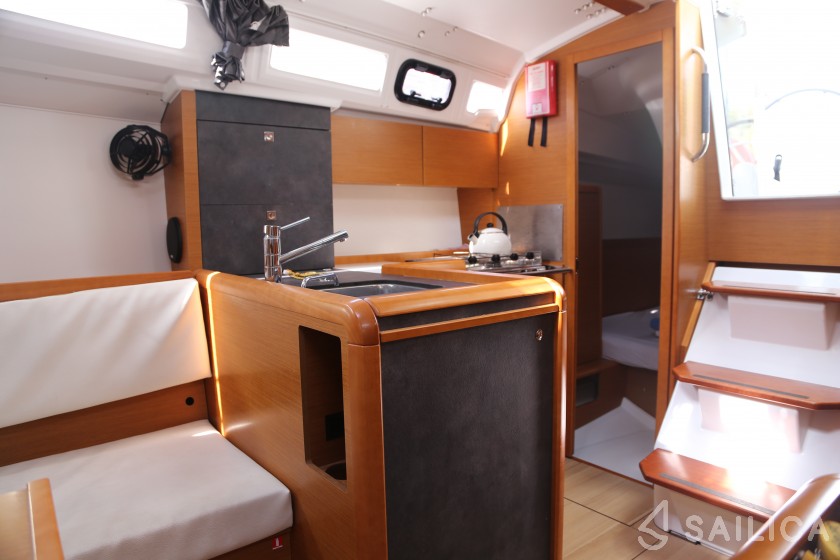 Sun Odyssey 349 - Yacht Charter Sailica