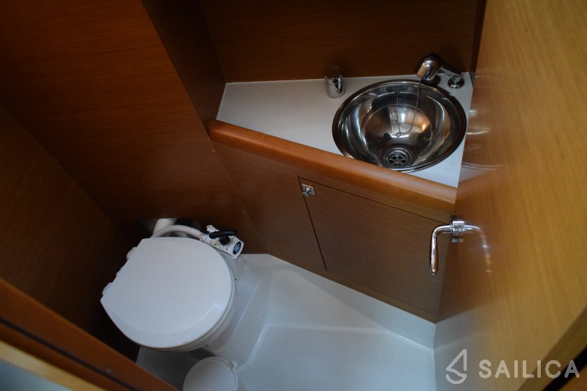 Sun Odyssey 349 - Yacht Charter Sailica
