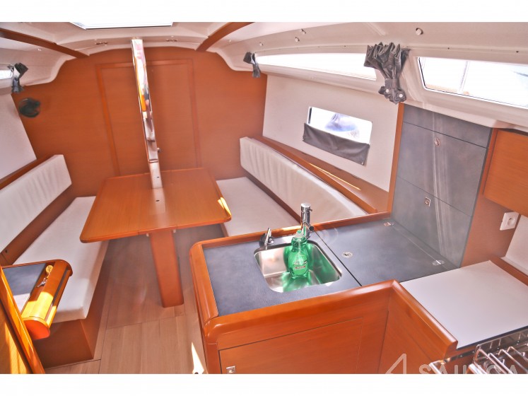 Sun Odyssey 349 - Yacht Charter Sailica