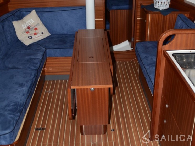Delphia 37 - Yacht Charter Sailica