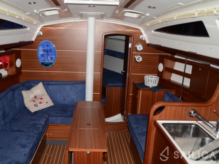 Delphia 37 - Yacht Charter Sailica