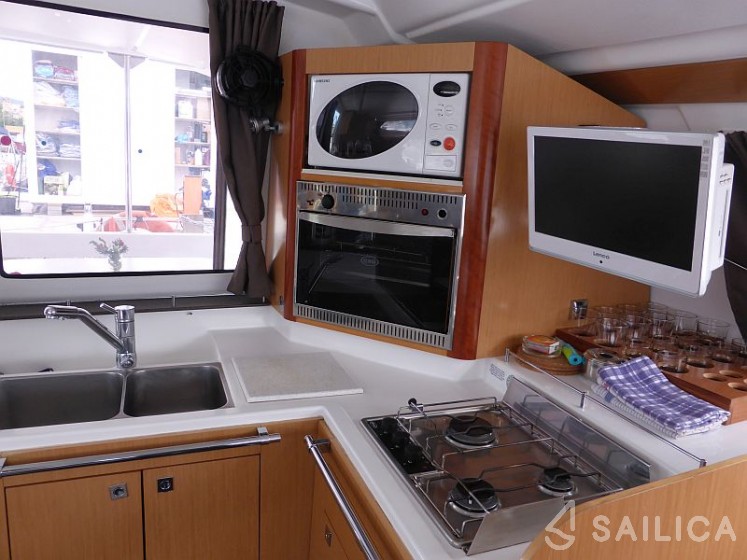 Lipari 41 - Yacht Charter Sailica