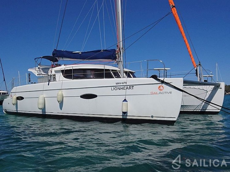 Lipari 41 - Yacht Charter Sailica