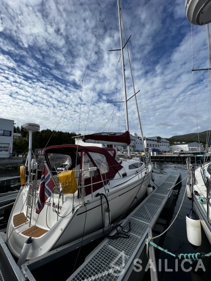 Delphia 33 - Yacht Charter Sailica