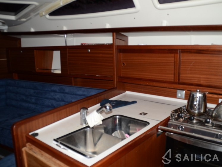 Delphia 33 - Yacht Charter Sailica