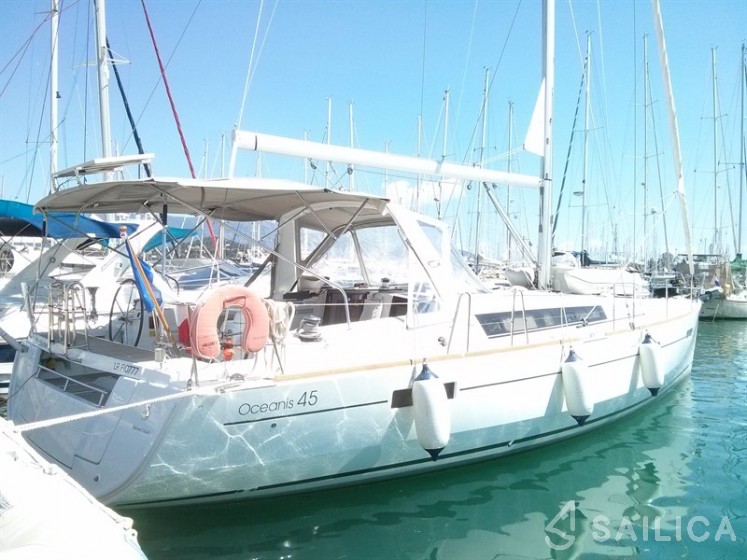 Oceanis 45 - Yacht Charter Sailica