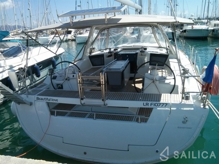 Oceanis 45 - Yacht Charter Sailica
