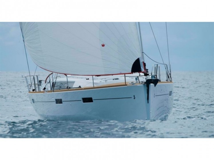 Oceanis 45 - Yacht Charter Sailica