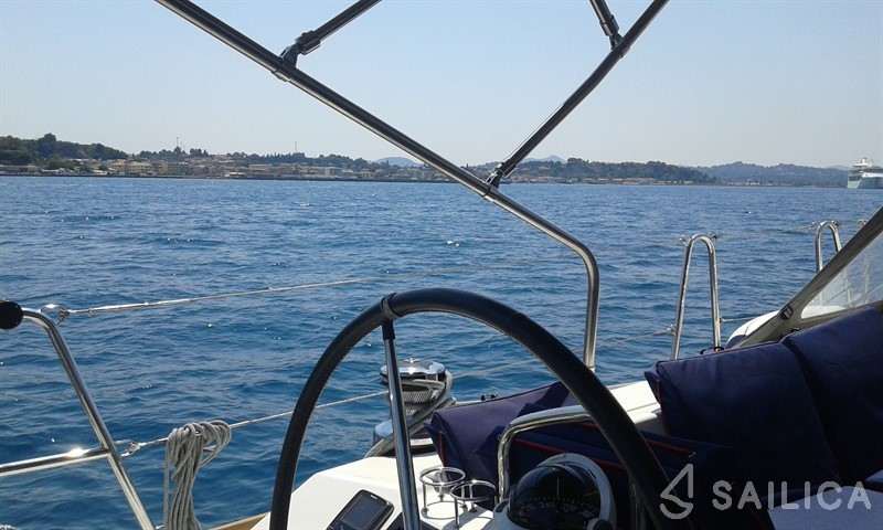 Oceanis 45 - Yacht Charter Sailica