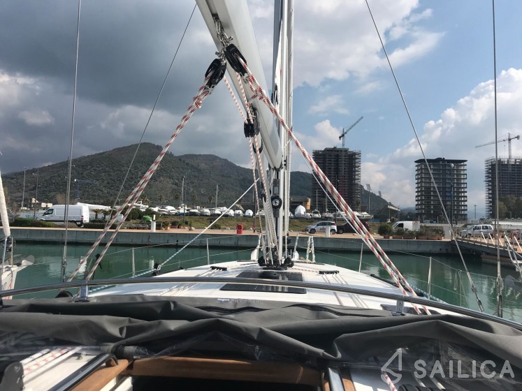 Bavaria 46 Cruiser - Yacht Charter Sailica