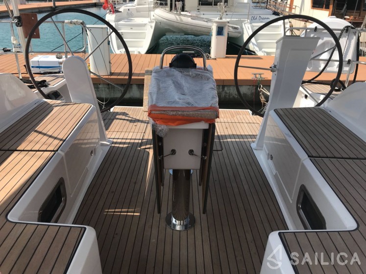 Bavaria 46 Cruiser - Yacht Charter Sailica