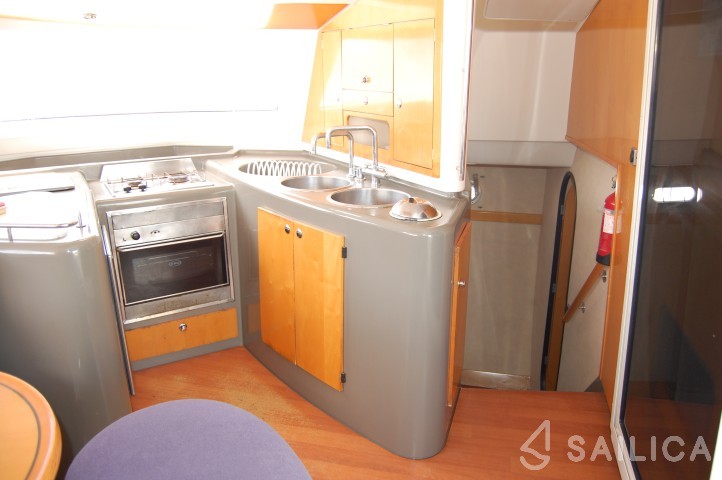 Belize 43 - Yacht Charter Sailica
