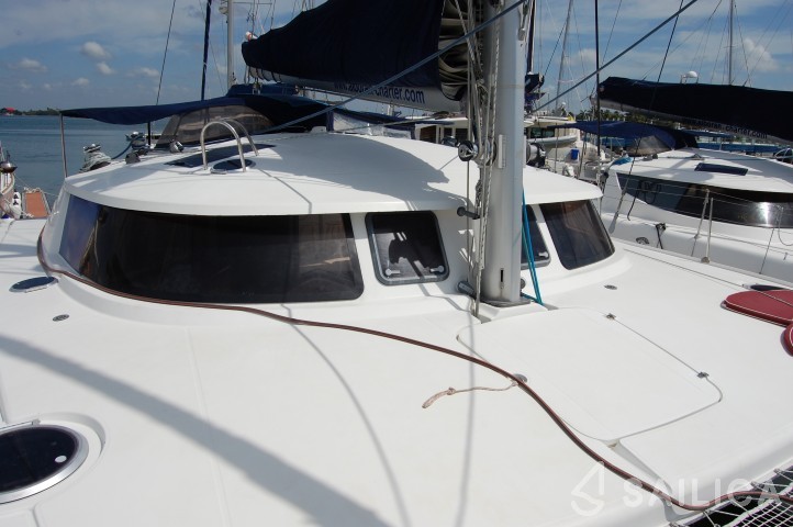 Belize 43 - Yacht Charter Sailica
