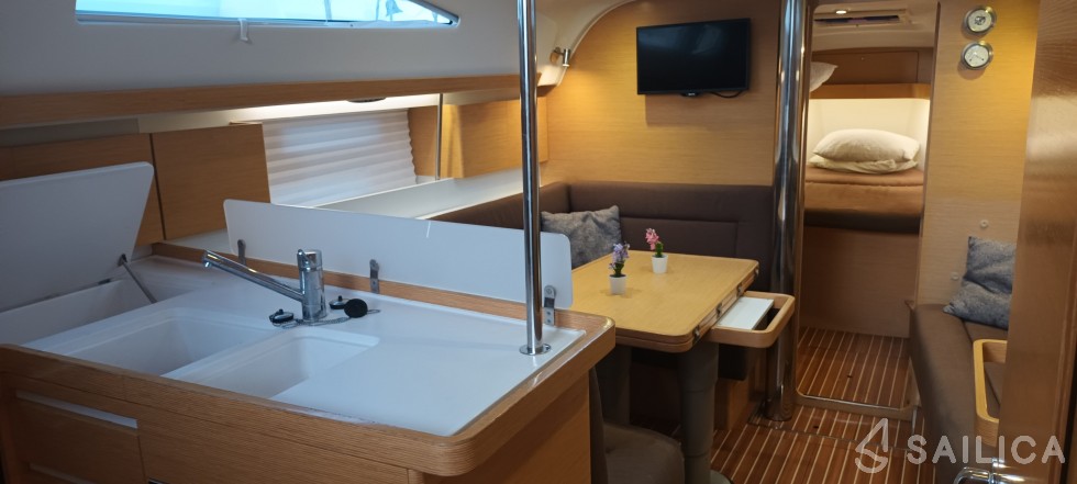Elan 40 Impression - Yacht Charter Sailica