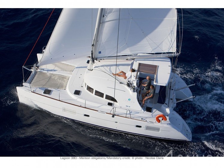 Lagoon 380 - Yacht Charter Sailica