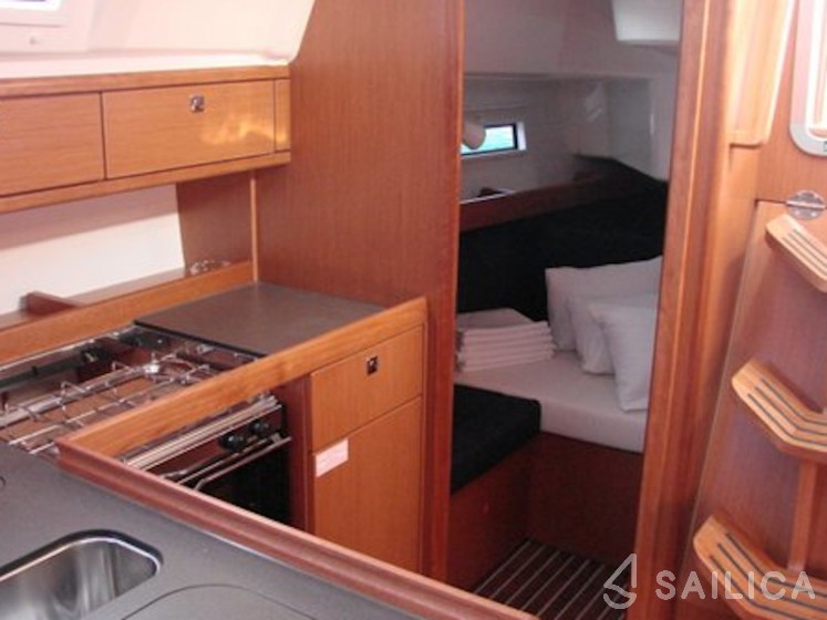 Bavaria 37 Cruiser - Yacht Charter Sailica
