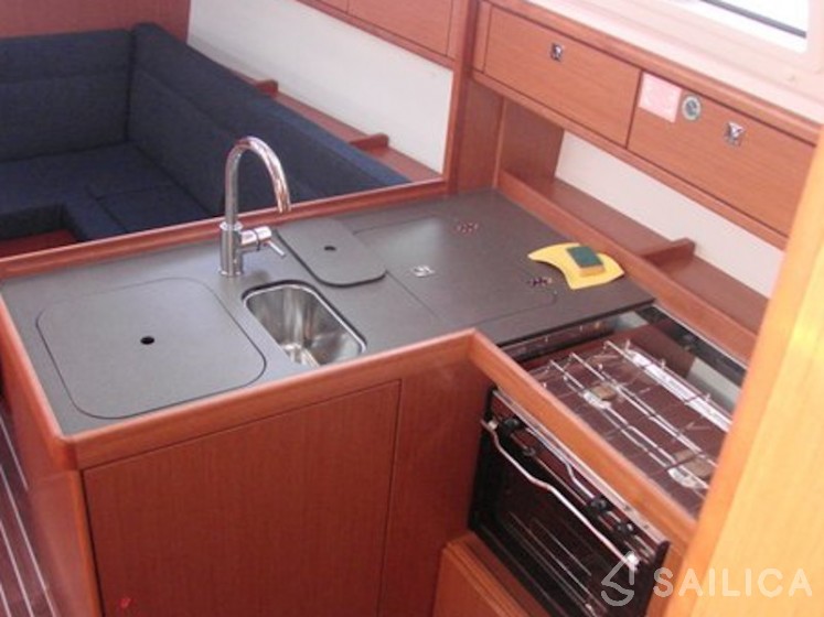 Bavaria 37 Cruiser - Yacht Charter Sailica