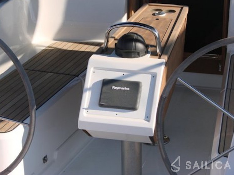 Bavaria 37 Cruiser - Yacht Charter Sailica