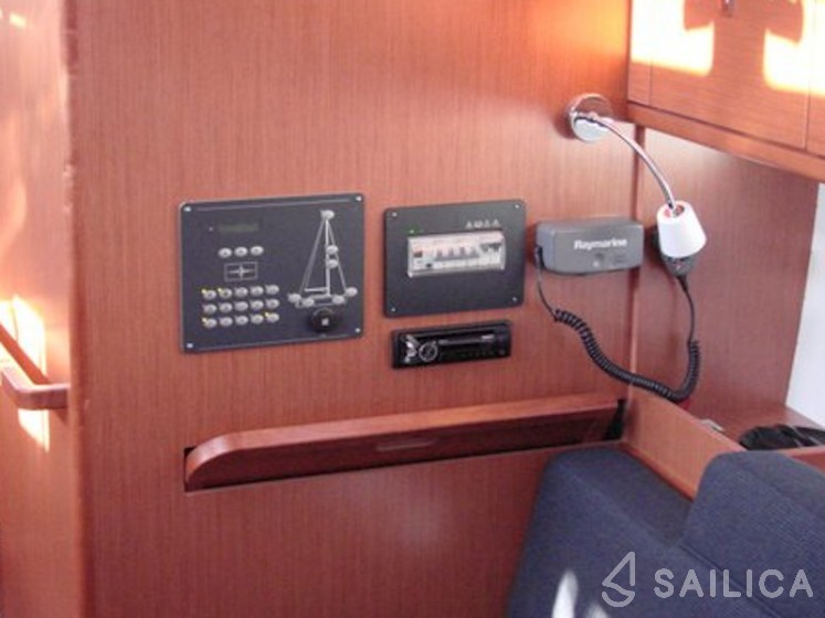 Bavaria 37 Cruiser - Yacht Charter Sailica