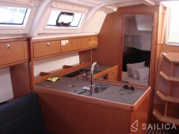 Bavaria 37 Cruiser - Yacht Charter Sailica