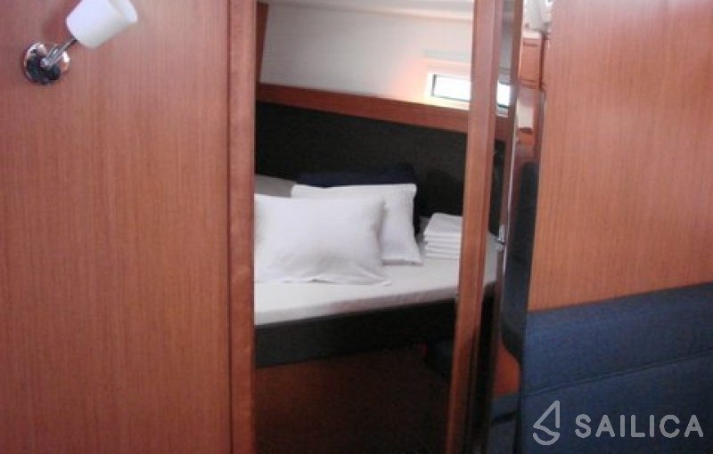 Bavaria 37 Cruiser - Yacht Charter Sailica